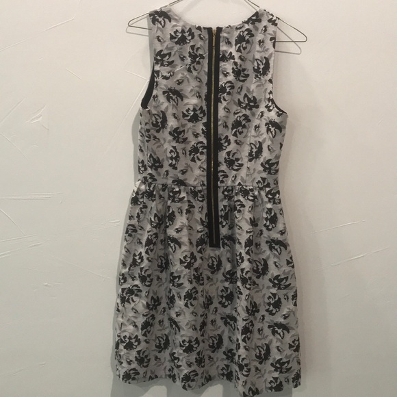 Kensie gray & black flower dress - Picture 2 of 5